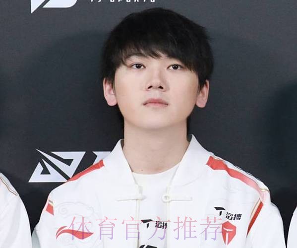 LPL赛事整活:JackeyLove督战真的有用,TES拿下赛季首胜 LPL赛事整活:JackeyLove督战真的有用,TES拿下赛季首胜